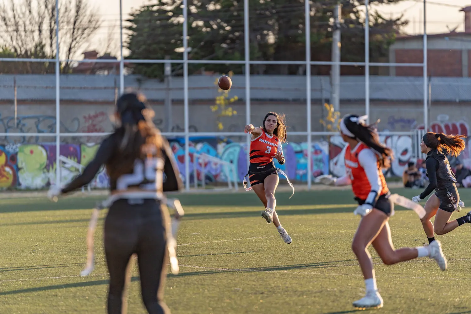 Cómo Conseguir una Beca de Flag Football en Estados Unidos